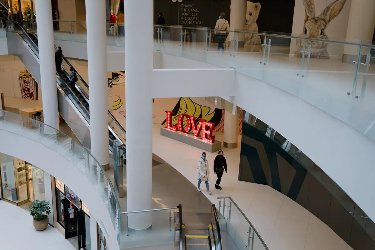 Ghost Malls: A Haunting Reality of the Retail Apocalypse