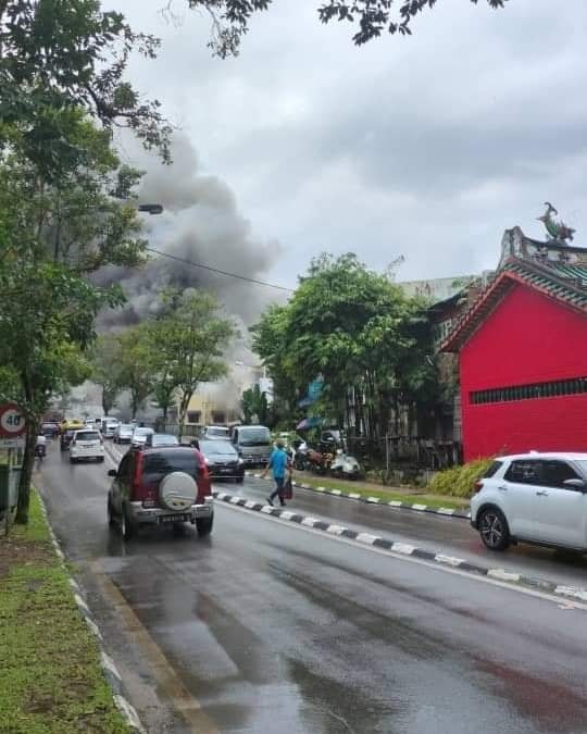 Breaking News Fire Devastates Shophouses in Kuching Old Town