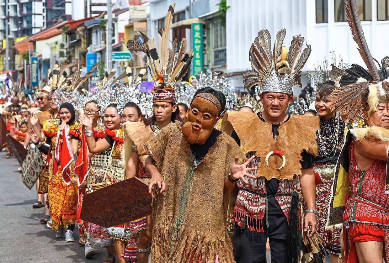 Floats Featuring Beauty Queens and Bujang Berani to Highlight Gawai Dayak Cultural Parade in Kuching