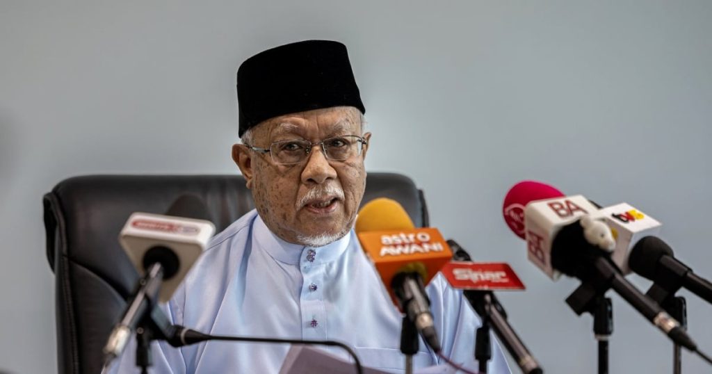 Perak Mufti Says KK Mart’s Offence Against Islam Unproven, Urges Muslims to Stop Boycott