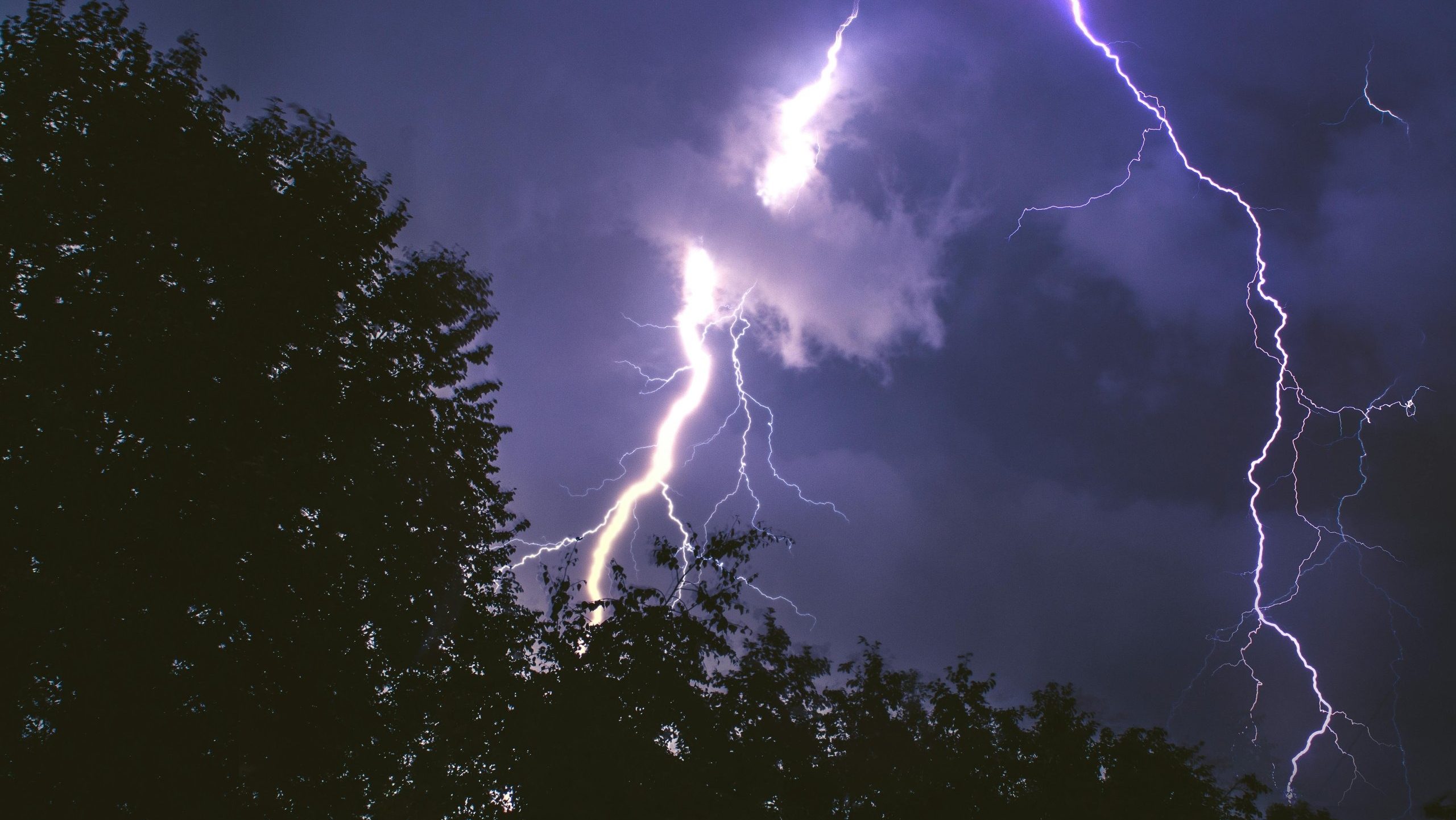 Alert MetMalaysia Warns of Nationwide Thunderstorms and Heavy Rain - Stay Safe with Latest Updates!