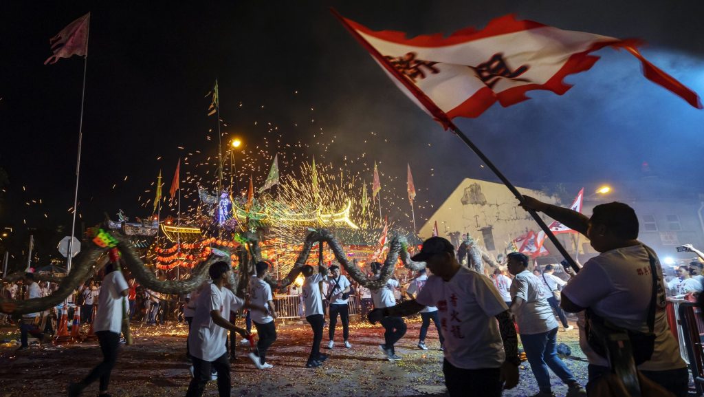 Chong Siat Choo Clinches Top Prize in Harmonious Sarawak Photography Competition