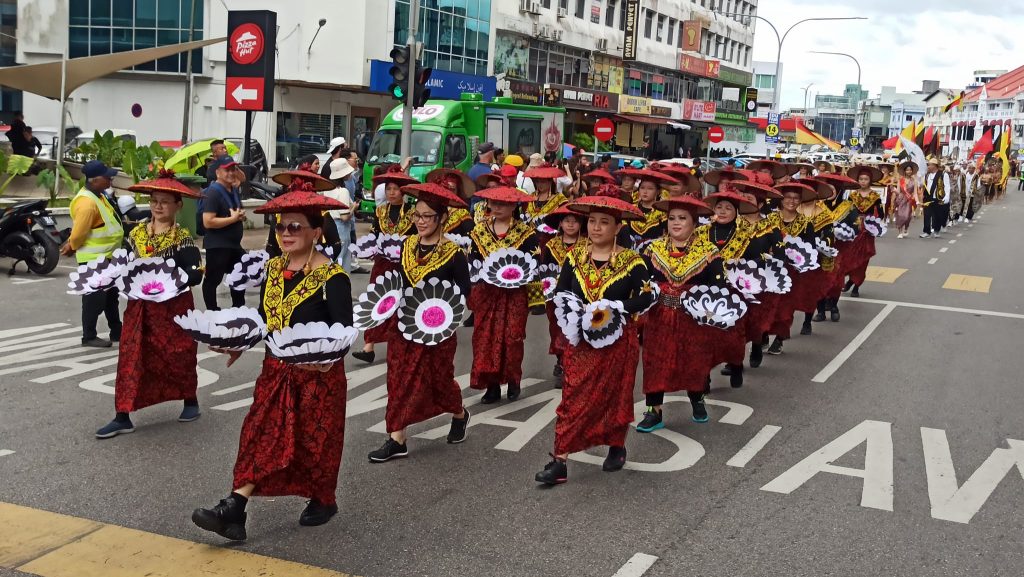 Gawai Cultural Parade 2024: Lights Up Kuching with Diverse Ethnic Displays