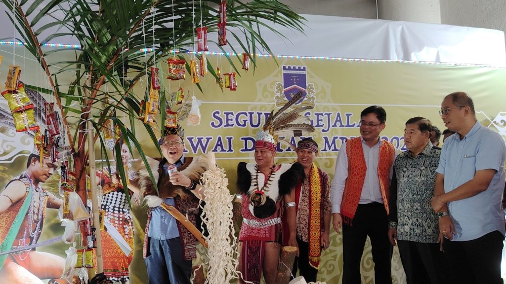 Kuching South City Council Hosts ‘Ngetas Ranyai’ Ceremony to Mark End of Gawai Celebration