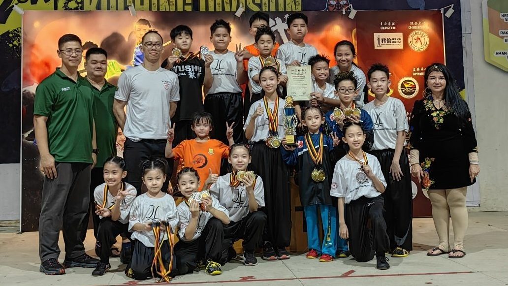 CHPS Mile 4 1/2 and SMK Kuching High Shine at Kuching Wushu Tournament