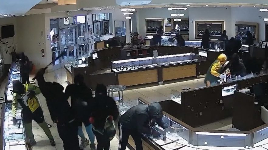 Massive Group of Robbers Ransacks Silicon Valley Jewelry Store