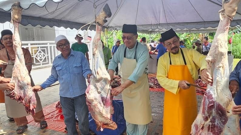 Minister Julaihi Narawi Joins Vibrant Aidiladha Celebrations in Sebuyau and Sebangan