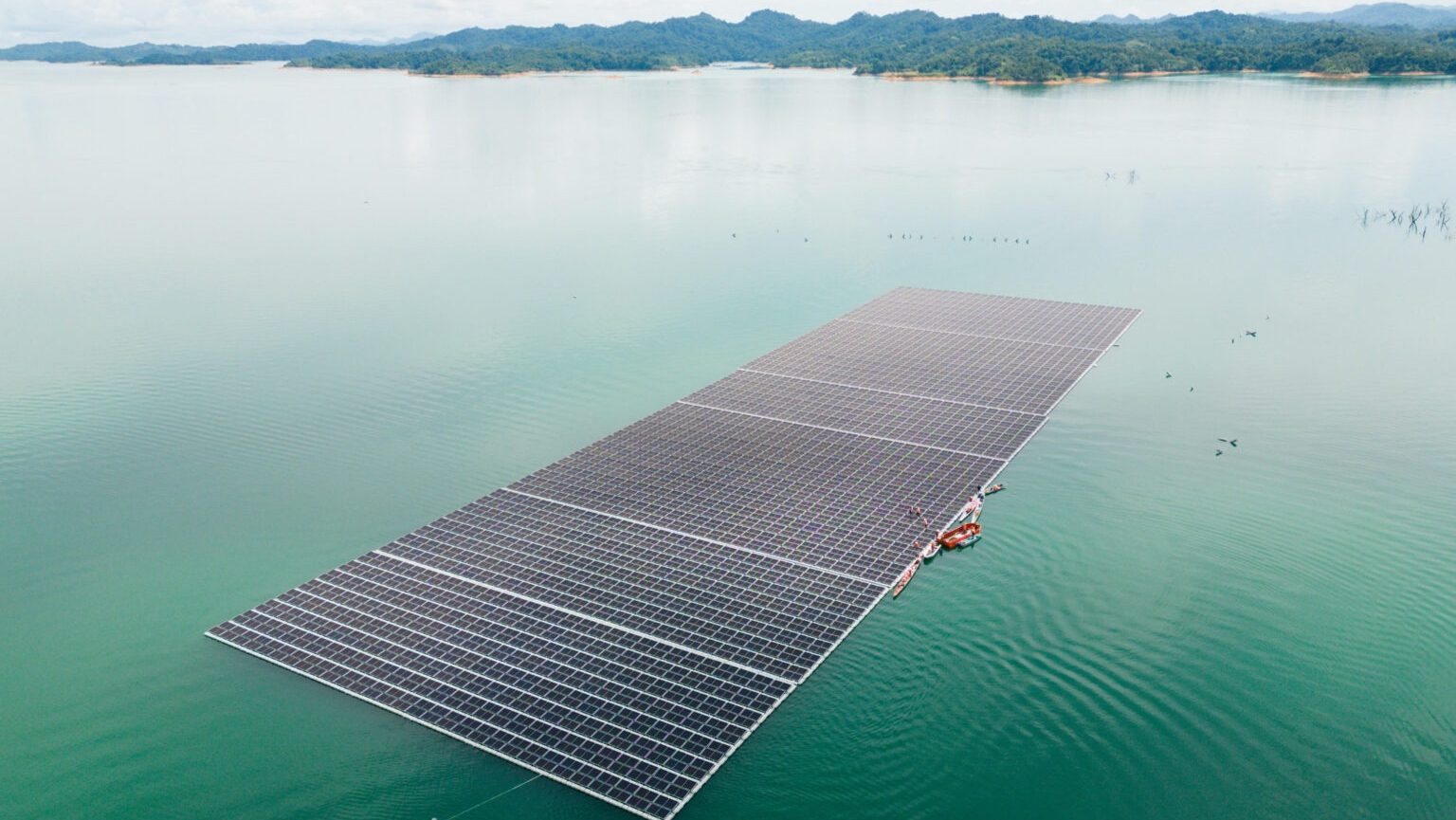 Sarawak to Launch Nation’s Largest Floating Solar Farm: Pioneering Renewable Energy