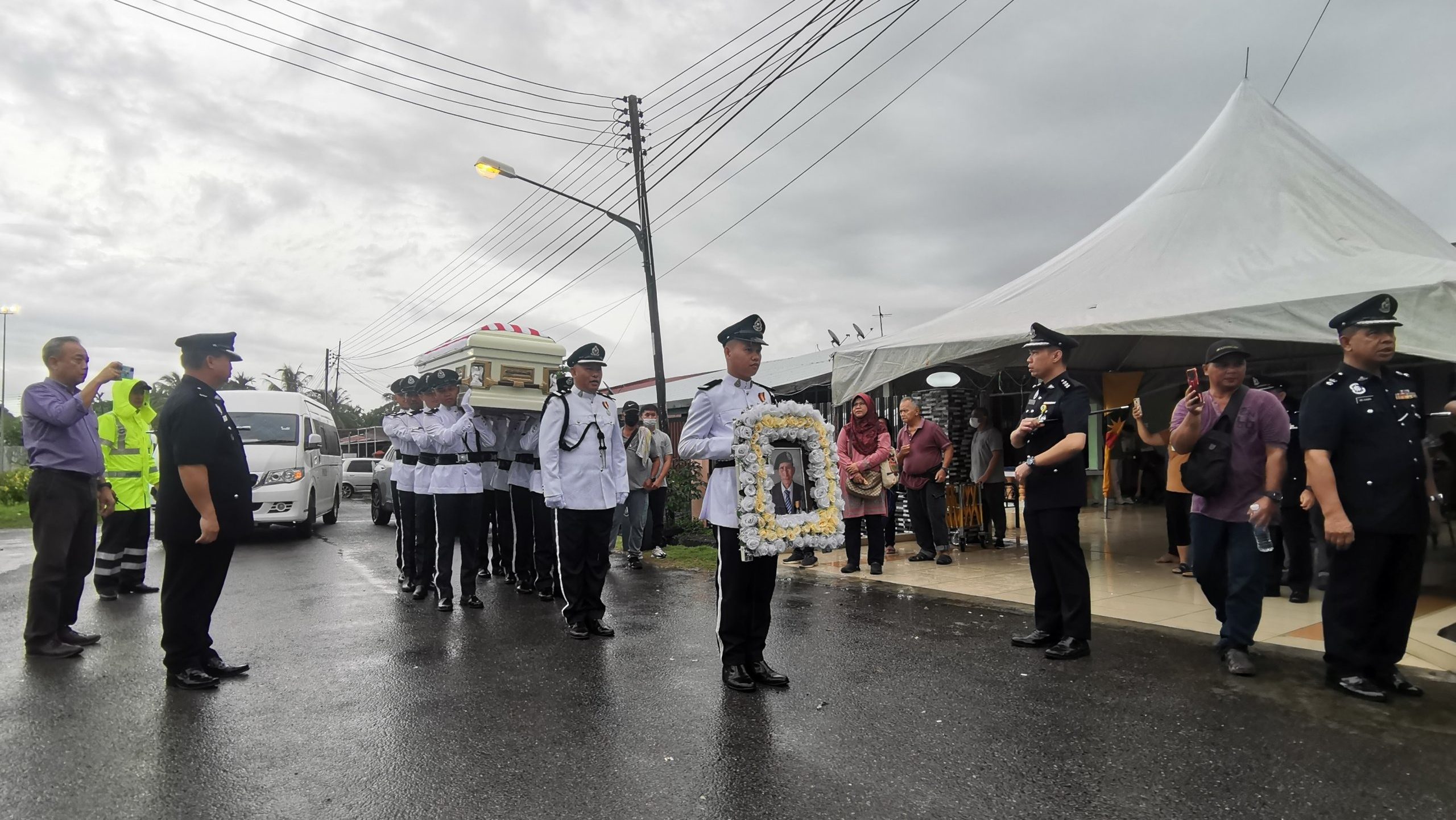 Sarawak's Last SP Recipient Etin Anak Bijam's Remains Depart for Kuching