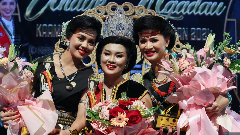 Unduk Ngadau 2024 Crowns New Queen with Emphasis on Language and Communication Skills