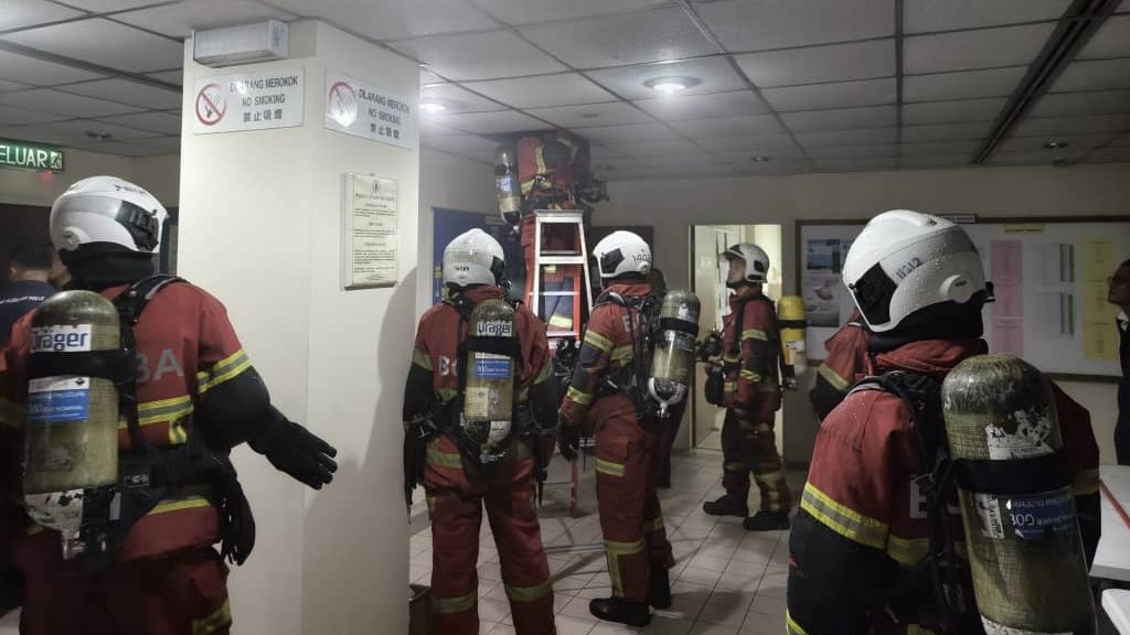 Firefighters Prevent Major Blaze at Kuching Port Authority Office