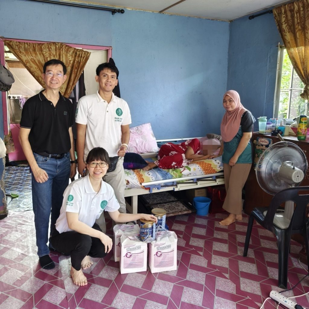 Hope Place Kuching Answers Call for Help Bedridden Grandmother Receives Vital Support