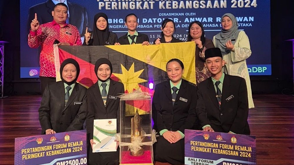 SMK Baru Bintulu Triumphs at National Youth Forum Competition in Kuala Lumpur