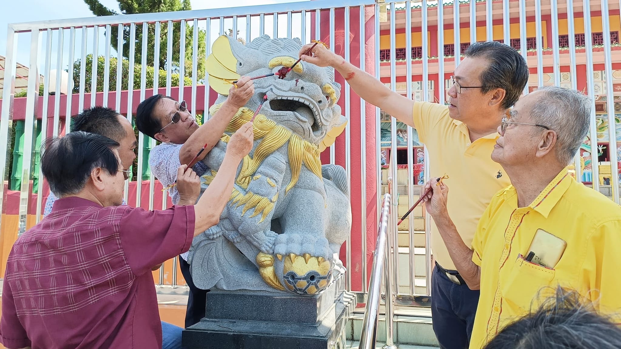 YB Wilfred Yap Joins Eye-Dotting Ceremony at Sam San Kuet Bong Temple