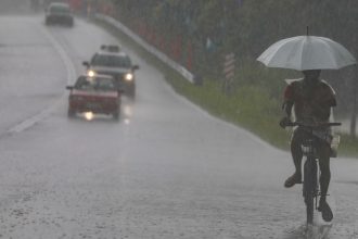 Heavy Rain, Strong Winds Expected in Kuching, Serian, and Samarahan MetMalaysia Issues Thunderstorm Warning