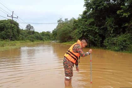 Kanowit Road Still Flooded, Water Level Continues to Rise Residents Urged to Stay Alert