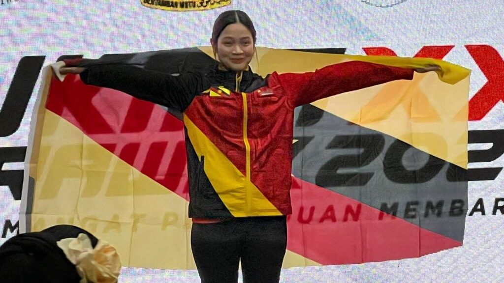 Sarawak’s Nur Hazirah Shines Bright with Gold in Tenpin Bowling at Sukma 2024