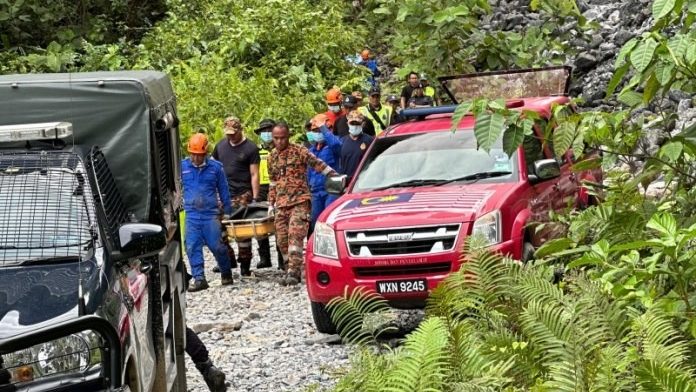 Tragic Discovery Body of Indonesian Miner Unearthed After Landslide at Gunung Tabai