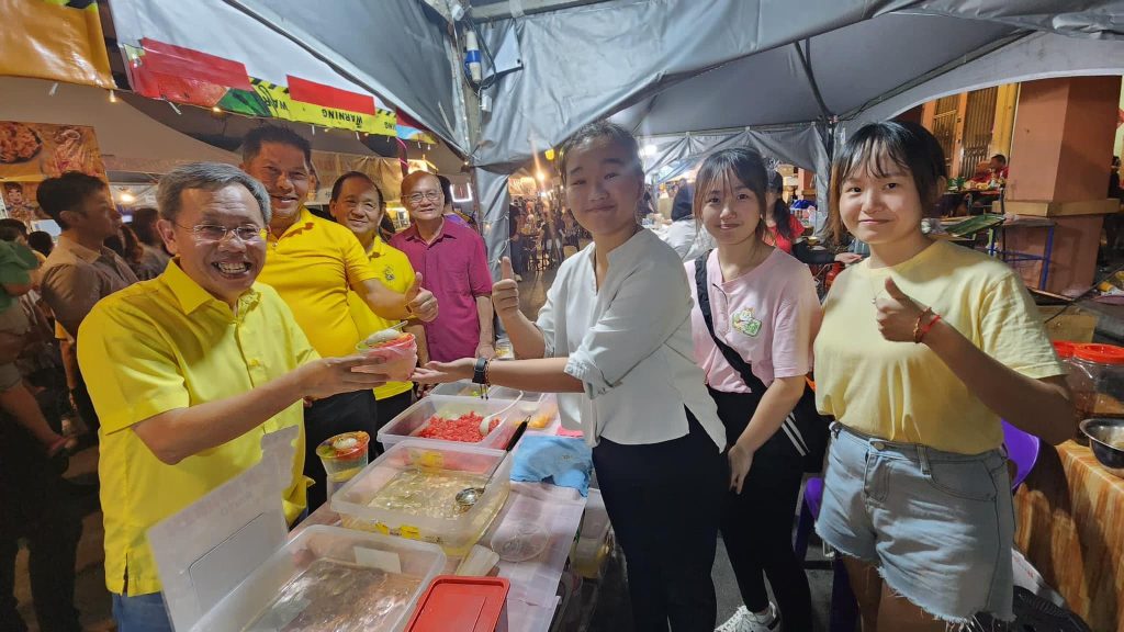 Batu Kawa Old Bazaar Mooncake and Light Festival Celebrating Unity Through Tradition and Entrepreneurship