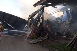 Blaze Damages Wood Factory in Mile 48, Jalan Kuching-Serian