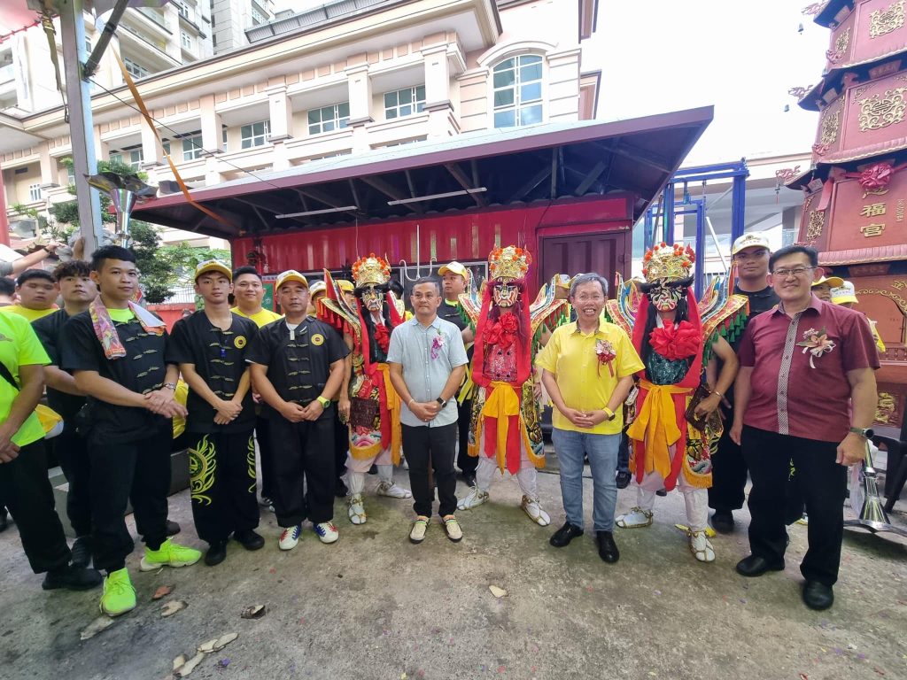 Deputy Premier of Sarawak Joins the Grand Tiong Hock Kiong Temple Deity Parade