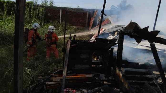 Family of Four Loses Home in Tudan Desaras Fire Heartbreaking Blaze Destroys Sarawak Family's Residence