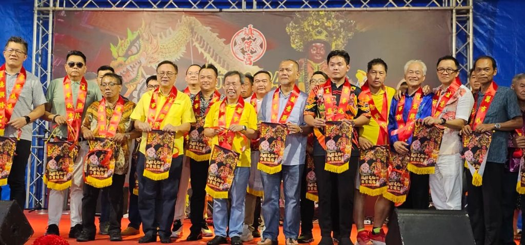 Kuching Lights Up with Vibrant 2024 Dragons & Lions Cultural Parade