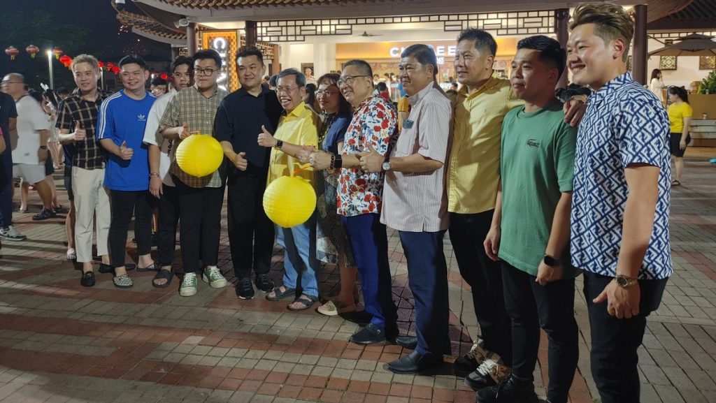 Magical Mid-Autumn Festival Celebration by MBKS Lights Up Sarawak's Friendship Park