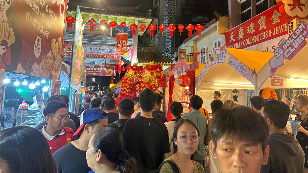 Music, Performances, and Food Kuching Intercultural Mooncake Festival Delights All