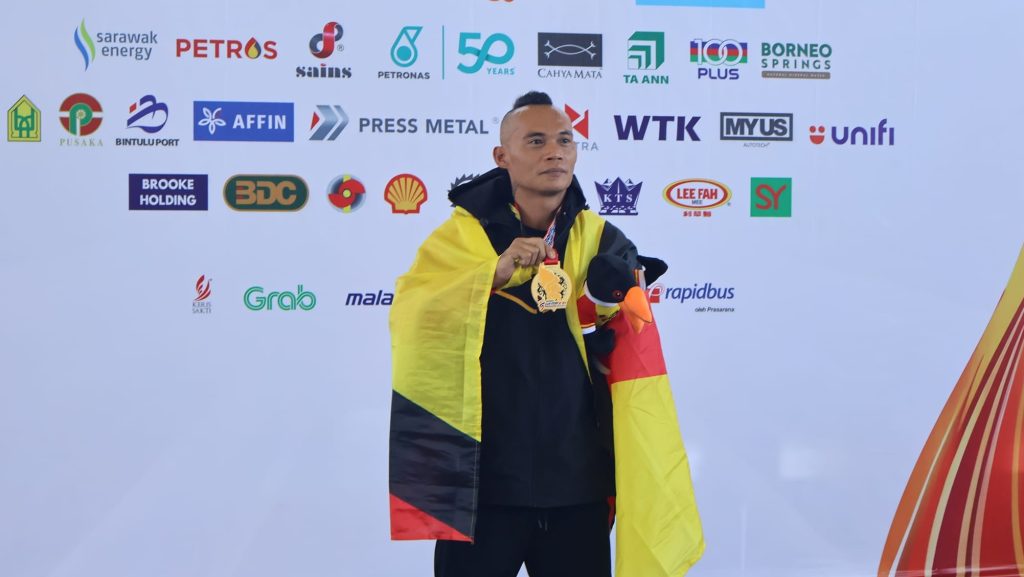 Sarawak Swimmer Galang Jabai Shines with Gold at Para SUKMA XXI