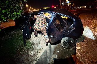 Two Injured in Early Morning Collision in Kuching A Wake-Up Call for Road Safety