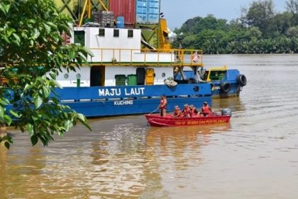 Desperate Search for Missing Paddlers in Sarawak River: 127 Personnel Deployed