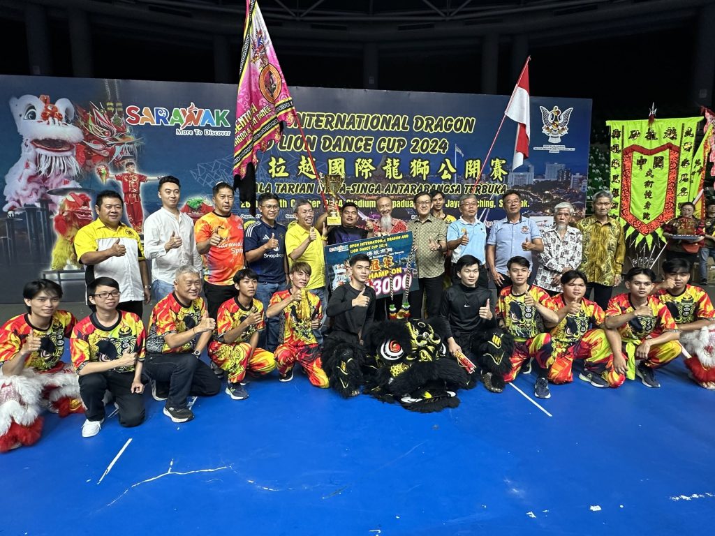 Dr Sim Sarawak’s Future Lies in Teamwork, Lessons from Dragon and Lion Dance Cup