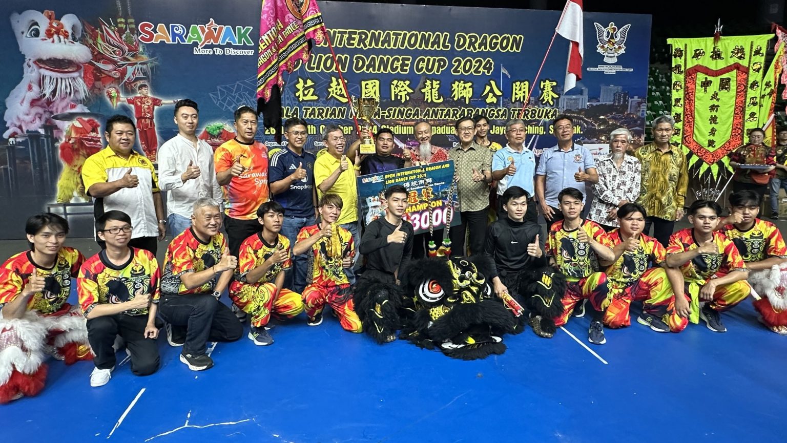 Dr Sim Sarawak’s Future Lies in Teamwork, Lessons from Dragon and Lion Dance Cup