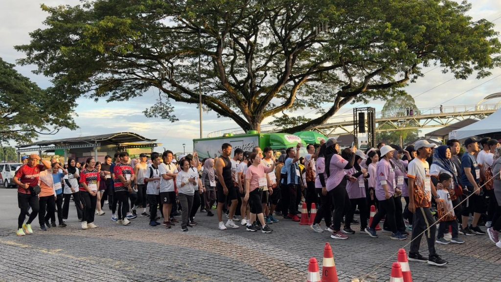 Kuching Hosts Thrilling FitMalaysia Run 5,000 Participants Hit the Streets!