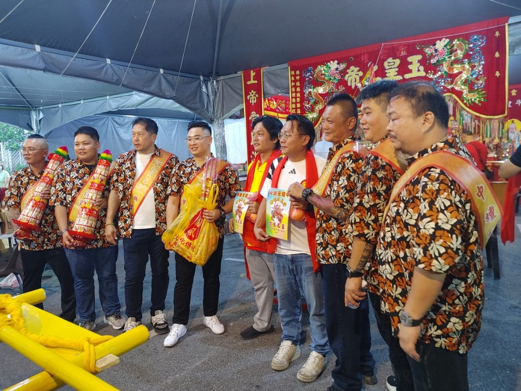 Kuching's Nezha Temple Parade Captivates Crowds with Spectacular Celebrations