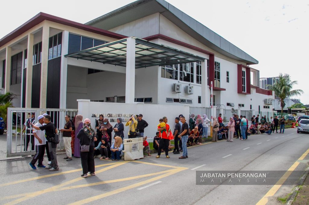 Sorrow Engulfs Sarawak General Hospital as Victims of Boat Tragedy Identified