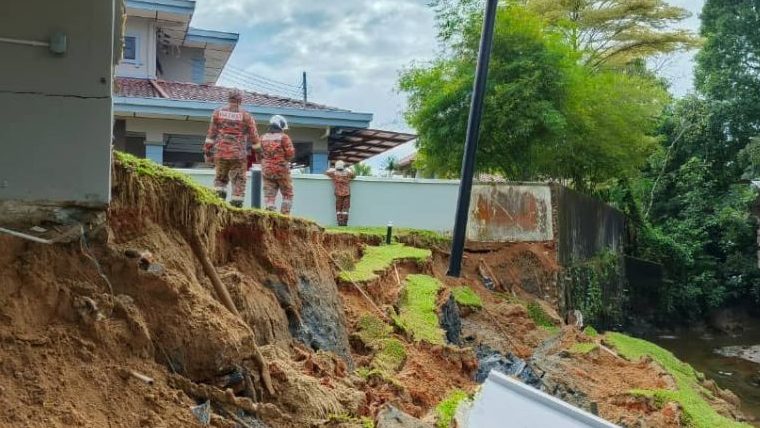 Landslide Threatens Four Homes in Tabuan Height Safety Measures Taken