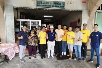 SUPP Kuching Youth Shares 100 Free Meals, Spreads Unity in Padungan