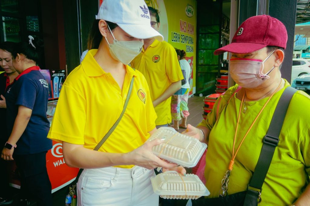 Free Vegetarian Lunch Giveaway in Tabuan Jaya By Team Share Love Together!