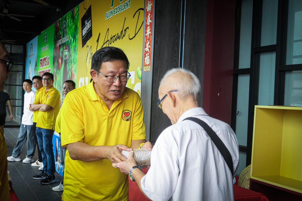 Free Vegetarian Lunch Giveaway in Tabuan Jaya By Team Share Love Together!