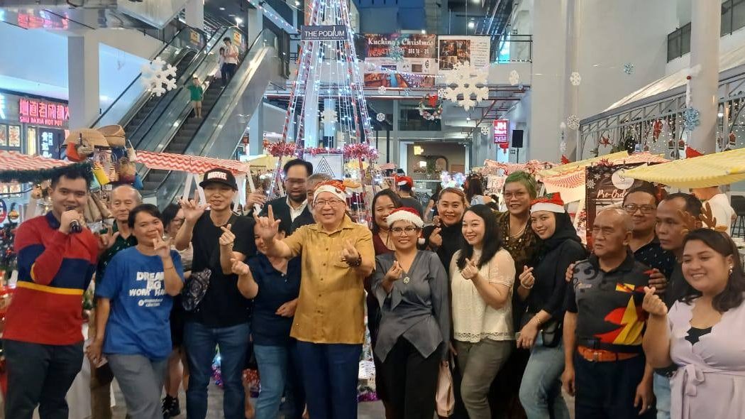 Kuching’s Christmas Heartbeat A Festive Haven for Unique Gifts