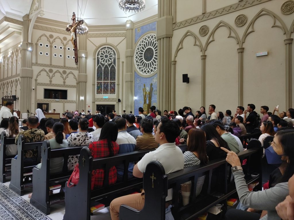 Overflowing Faith St Peter’s Church Padungan Hosts First Midnight Mass