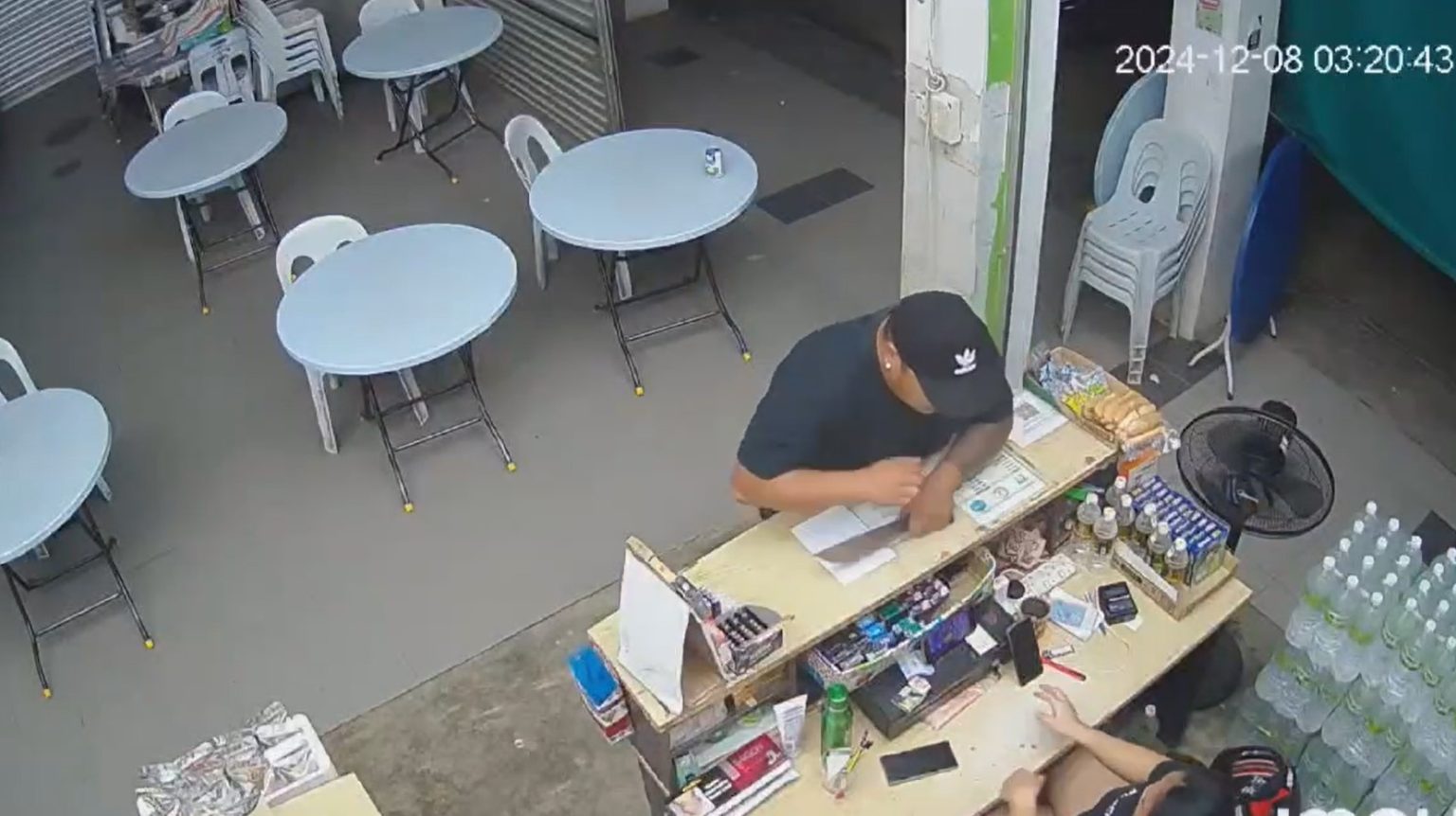 Parang-Wielding Robber Targets Mini Mart in Batu Niah, Police Seek Leads