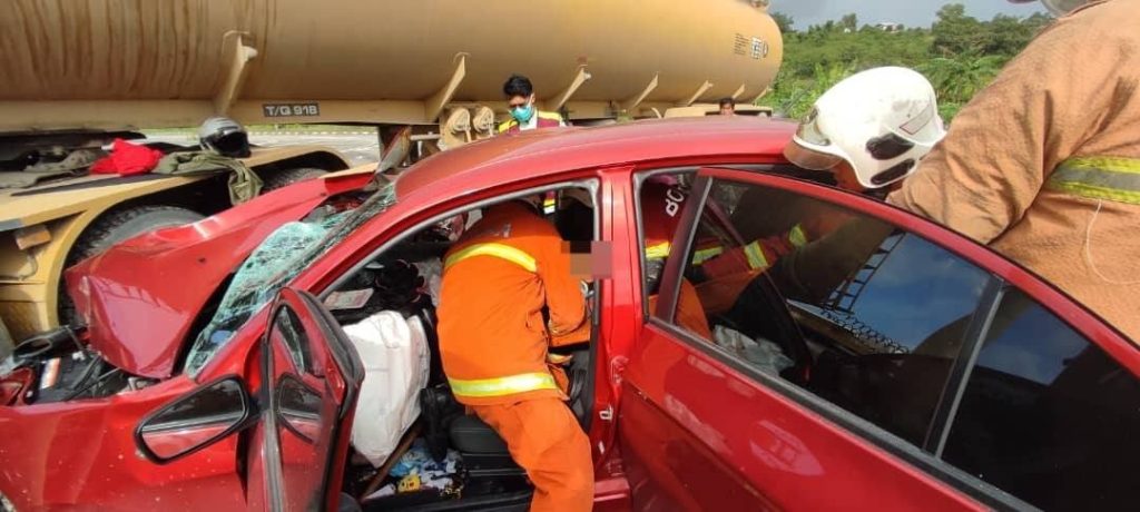 Proton Saga Driver Injured in Multi-Vehicle Crash on Jalan Pesisir Pantai