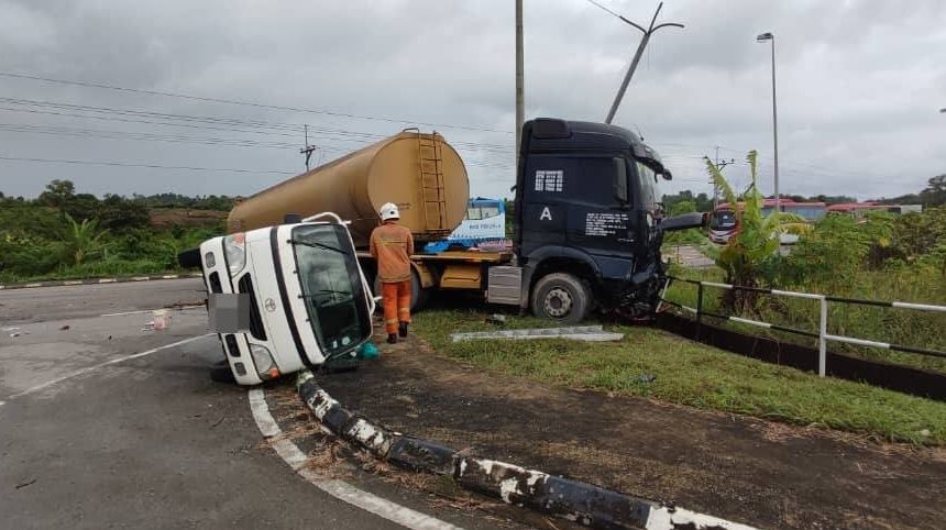 Proton Saga Driver Injured in Multi-Vehicle Crash on Jalan Pesisir Pantai