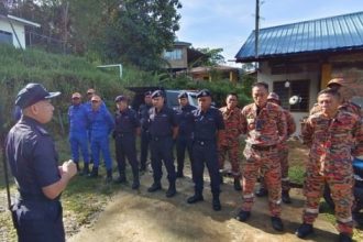 Search On SAR Team Hunts for Missing Man in Limbang Farmland