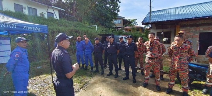 Search On SAR Team Hunts for Missing Man in Limbang Farmland