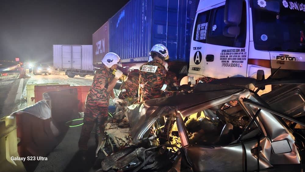 Tragic Collision Two Dead in Perodua Kancil and Trailer Crash on Pan-Borneo