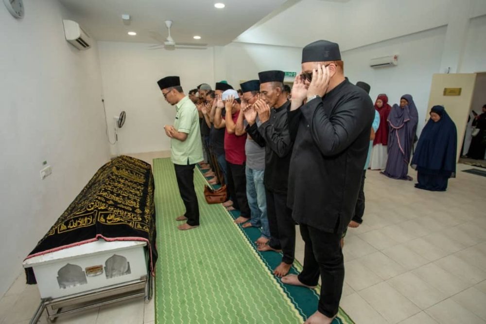 Tragic Farewell Nurul Asikin Lan Laid to Rest Amid Tears and Prayers